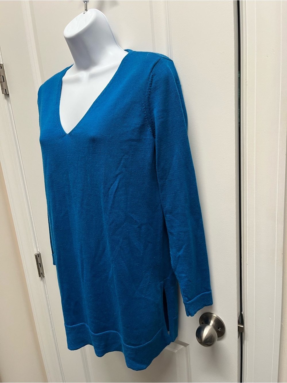 EILEEN FISHER Blue 100% Merino Wool V-Neck Tunic Sweater Italian Yarn Size S - Picture 2 of 8